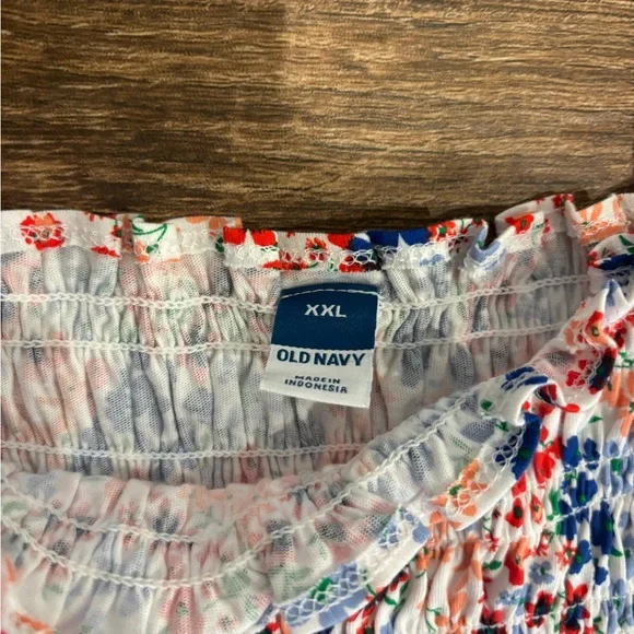 Old Navy Multicolor Smocked Tank Top - Picture 2 of 3